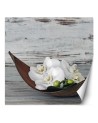 Stylowe fototapety - Kwiaty białej orchidei na tle starej deski | FEEBY
