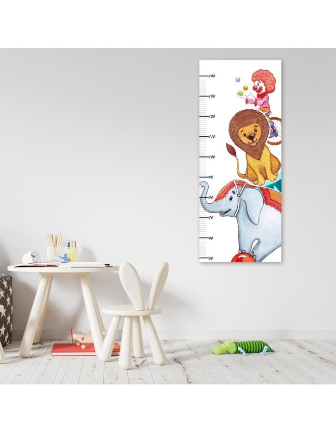 Aufwuchsmaßnahme misst Clown und Tiere