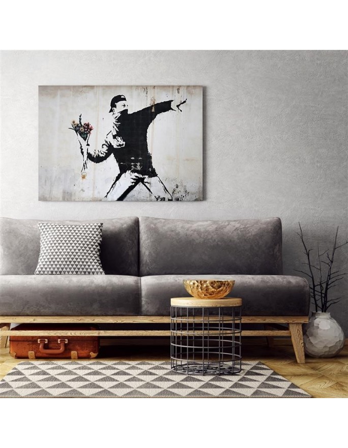 Obraz czarno biały - Banksy Chuligan rzucający bukietem kwiatów | FEEBY