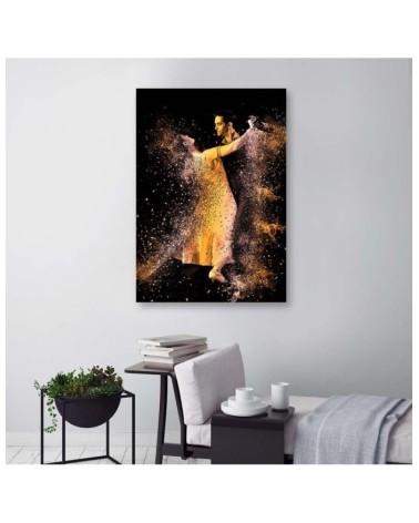 Bild auf Leinwand - Ein Paar tanzt im goldenen Staub | Feeby