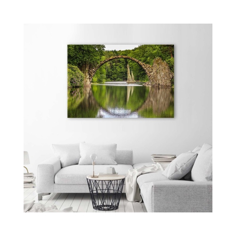 Leinwandbild - Bogenbrücke über einen See | Feeby