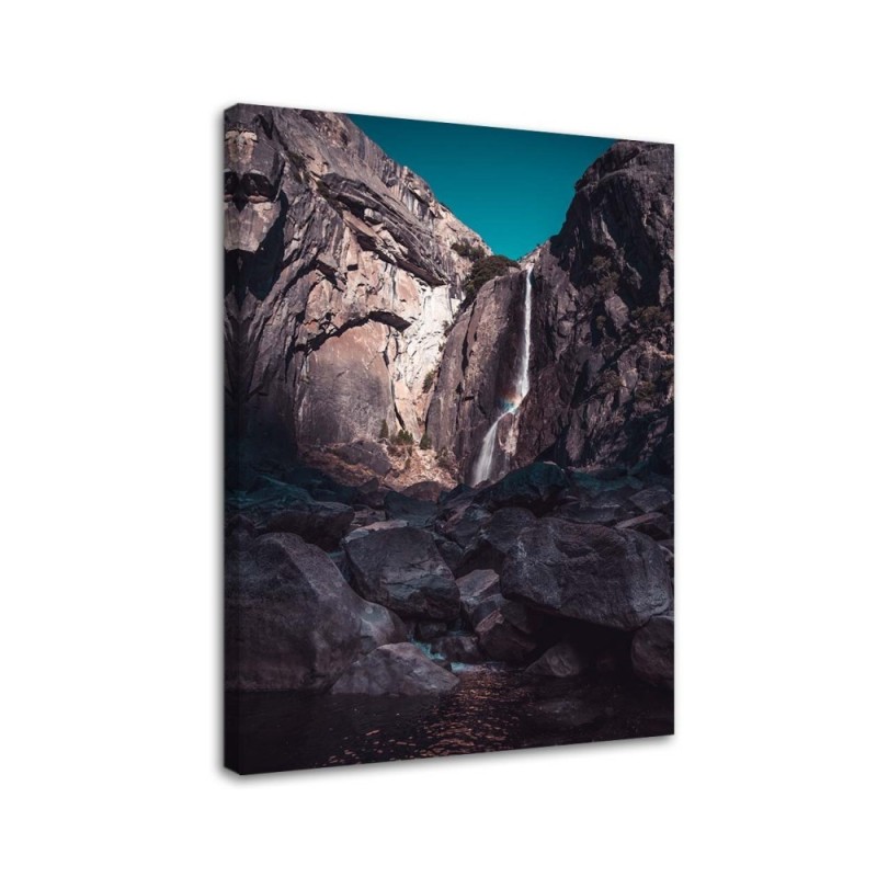 Leinwandbild modern - Wasserfall zwischen hohen Felsen | Feeby
