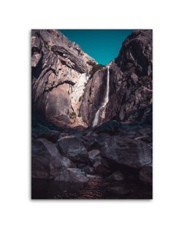 Leinwandbild modern - Wasserfall zwischen hohen Felsen | Feeby