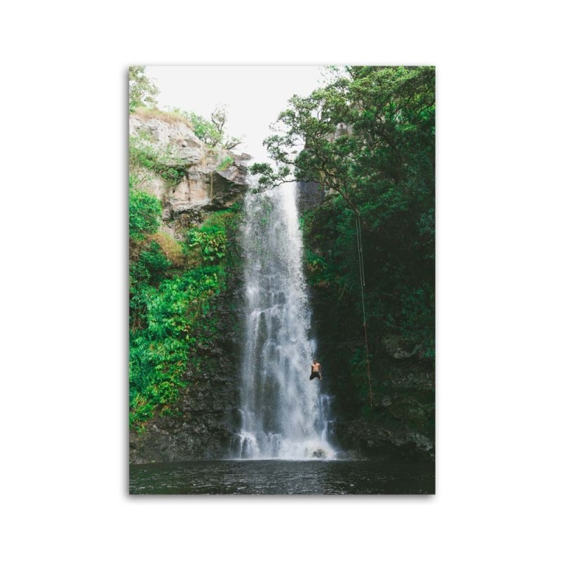 Leinwandbild - Mann springt von einem Wasserfall | Feeby