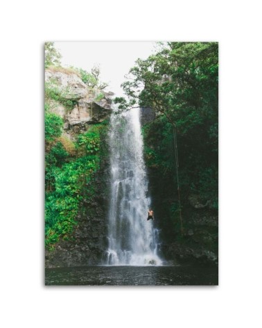 Leinwandbild - Mann springt von einem Wasserfall | Feeby