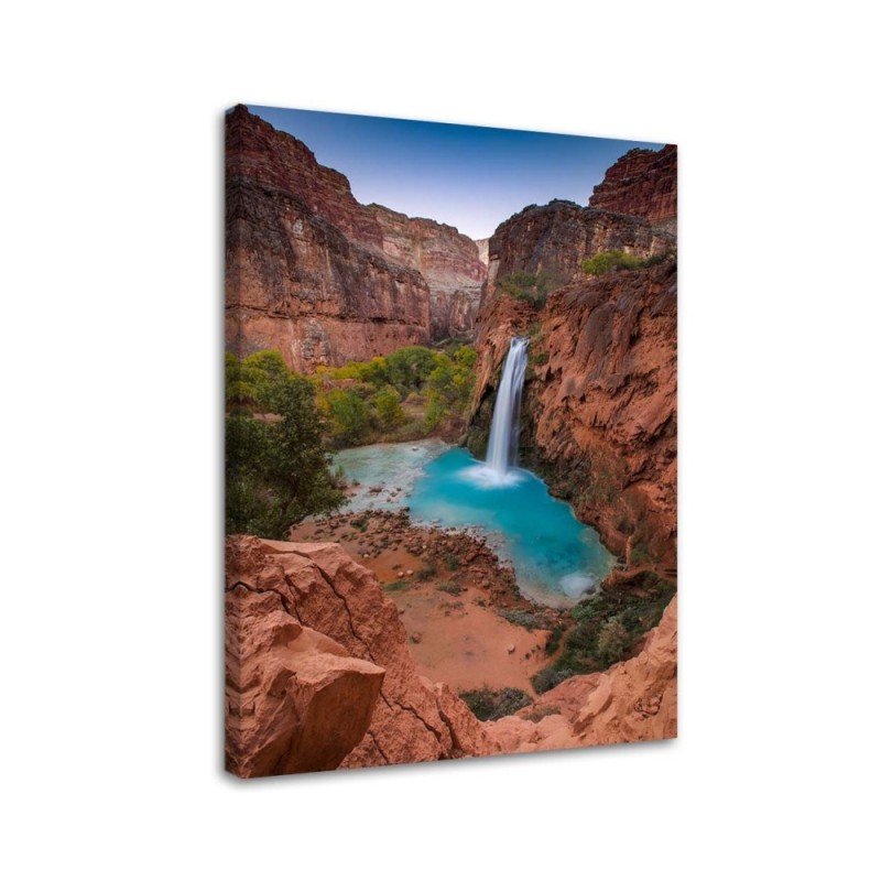 Modernes Wandbild - Blauer Wasserfall zwischen den Felsen | Feeby
