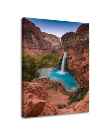 Modernes Wandbild - Blauer Wasserfall zwischen den Felsen | Feeby