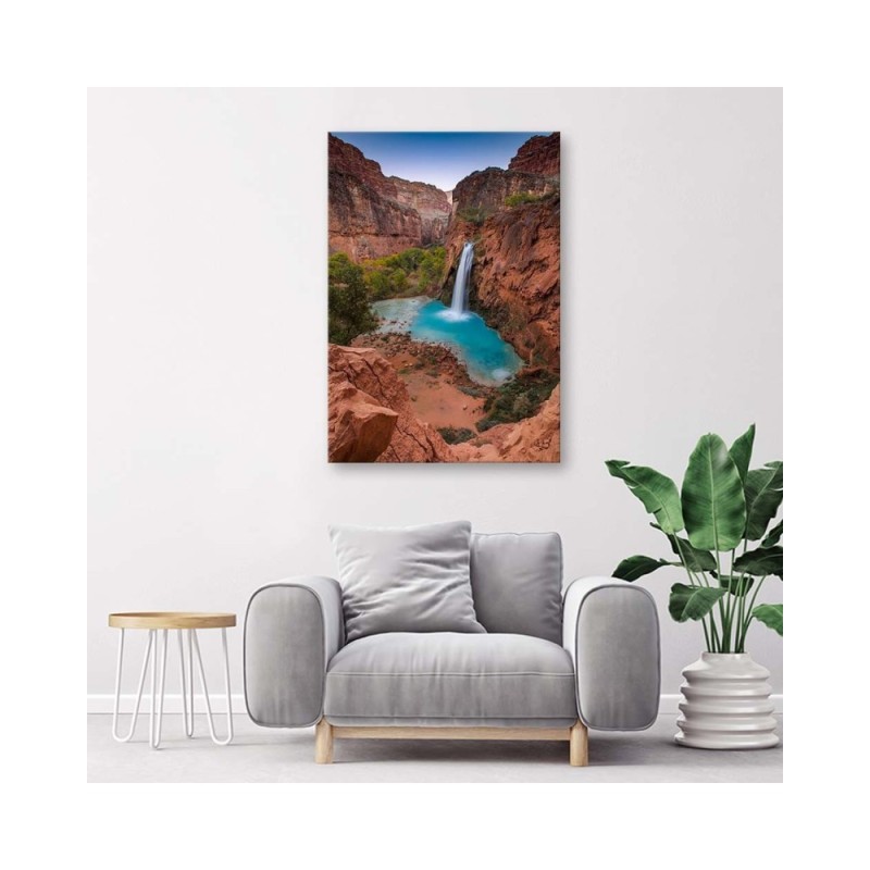 Modernes Wandbild - Blauer Wasserfall zwischen den Felsen | Feeby