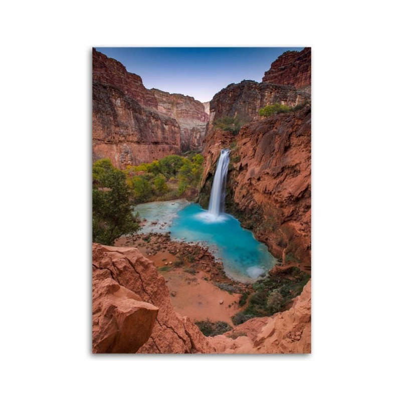 Modernes Wandbild - Blauer Wasserfall zwischen den Felsen | Feeby
