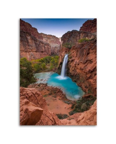 Modernes Wandbild - Blauer Wasserfall zwischen den Felsen | Feeby