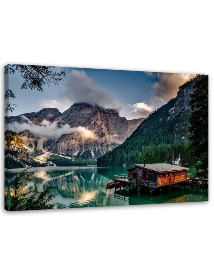 Leinwandbild - Hütte an einem See in den Bergen | Feeby