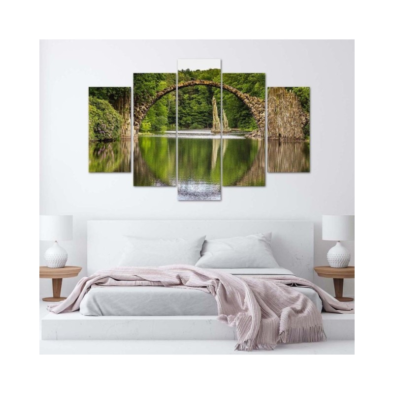 Dekoratives Leinwandbild - Alte Brücke See Wald | Feeby