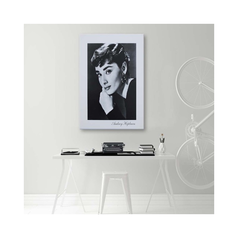 Bild auf Leinwand - Audrey Hepburn - Schwarz-Weiß-Porträt | Feeby