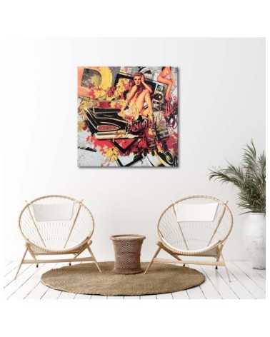 Modernes Wandbild - Frau auf der Motorhaube eines Autos | Feeby