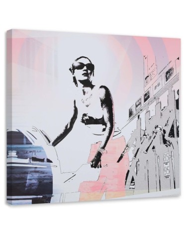 Leinwandbild modern - Frau an einer Tankstelle | Feeby