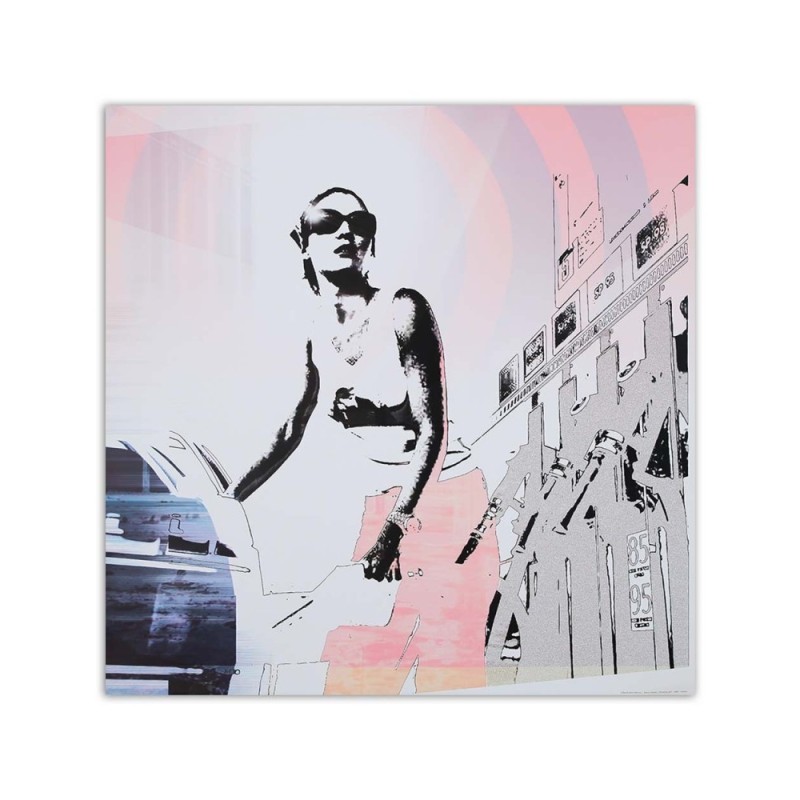 Leinwandbild modern - Frau an einer Tankstelle | Feeby