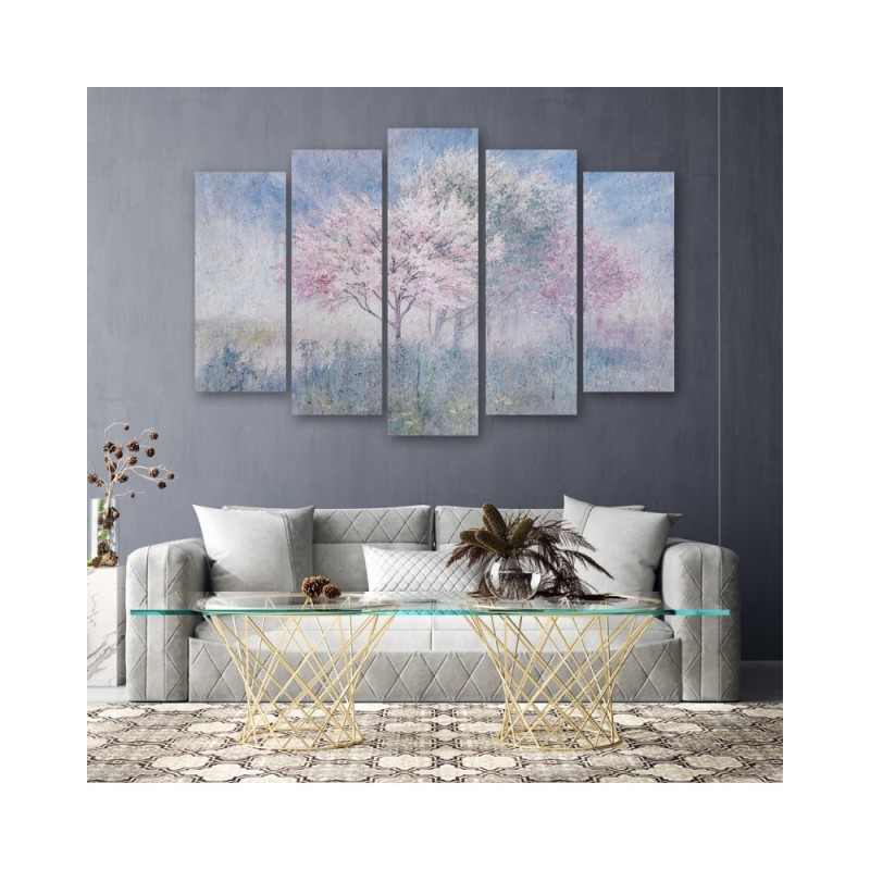 Bild - Ein blühender Baum in der alten Wiese verblasst | Feeby