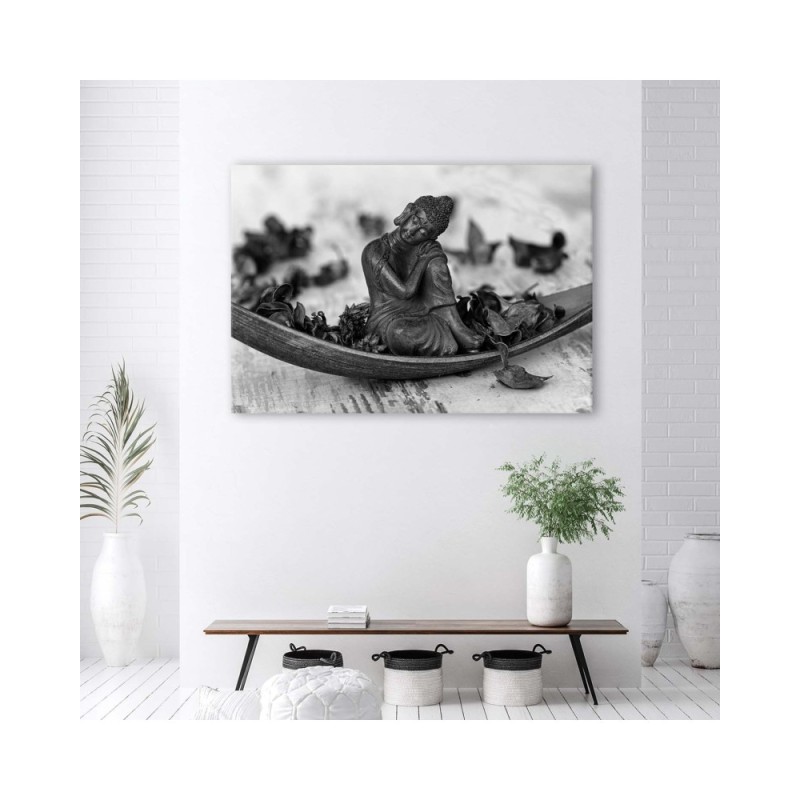 Leinwandbild - Buddha und Blütenblätter - schwarz und weiß | Feeby