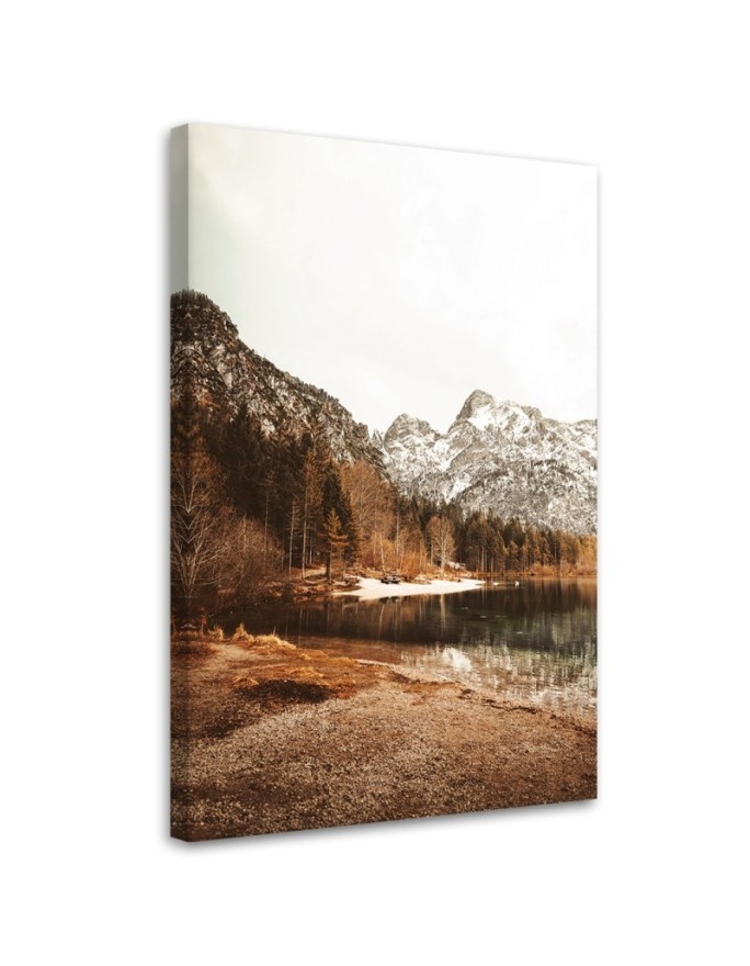 Leinwandbild - Verschneite Berge am See | Feeby