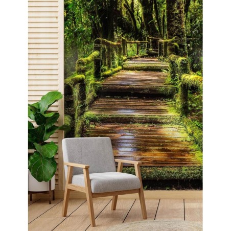 Fototapete - Brücke in einem grünen Wald | Feeby