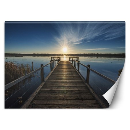 Fototapete - See mit altem Steg bei Sonnenuntergang | Feeby